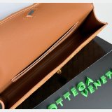 2026 Bottega Veneta Andiamo suede Clutch