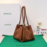 Top Quality BOTTEGA VENETA Andiamo Parachute Small Size