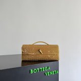 New 2026 Bottega Veneta Andiamo Clutch