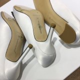 Top Manolo Blahnik HANGISI Satin Jewel Buckle Pumps