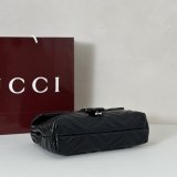 Gucci Perfect 850676 GG Marmont Medium Shoulder Bag