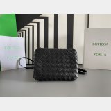 Top Quality BOTTEGA VENETA parachute Andiamo small size 796569