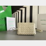 Top Quality BOTTEGA VENETA parachute Andiamo small size 796569