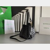 Top Quality BOTTEGA VENETA parachute Andiamo small size 796569