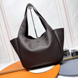 TOP Yves Saint Laurent Le 5 A 7 Bea IN grained leather