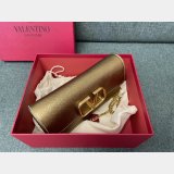 TOP Valentino Garavani Grained Calfskin Clutch