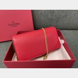 TOP Valentino Garavani Grained Calfskin Clutch