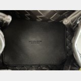 Top Quality BOTTEGA VENETA parachute Andiamo small size 796569