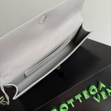 Women's Andiamo Clutch in Ostrich Vein