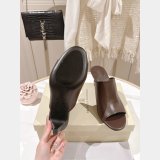 Classic leather heels with precious details