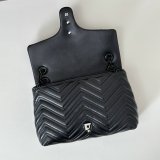 Gucci Perfect 850676 GG Marmont Medium Shoulder Bag