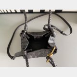 Top Quality BOTTEGA VENETA parachute Andiamo small size 796569