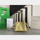 Top Quality BOTTEGA VENETA parachute Andiamo small size 796569