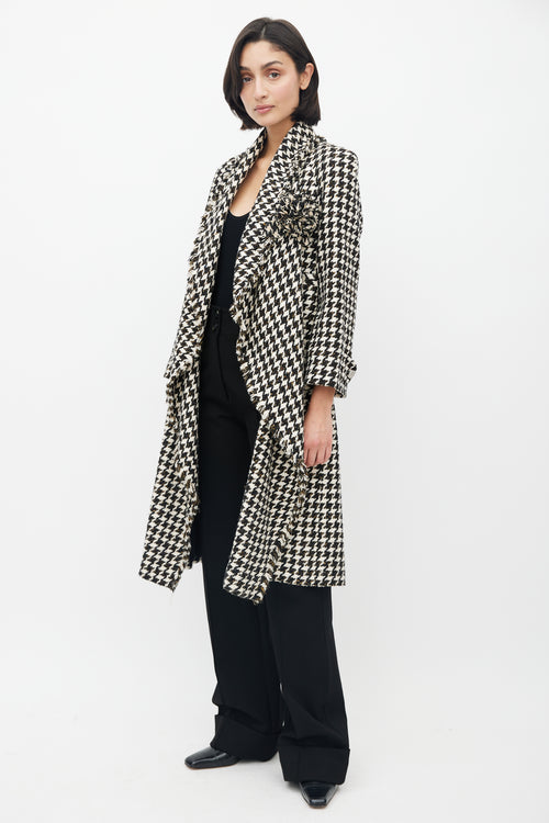 Chanel Spring 2006 Black 
White Silk Houndstooth Coat