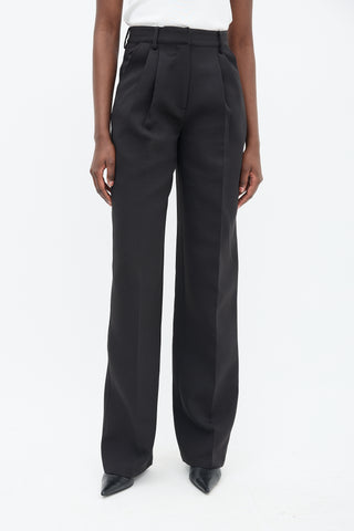 Aknvas Black O
Connor Pleated Straight Leg Trouser