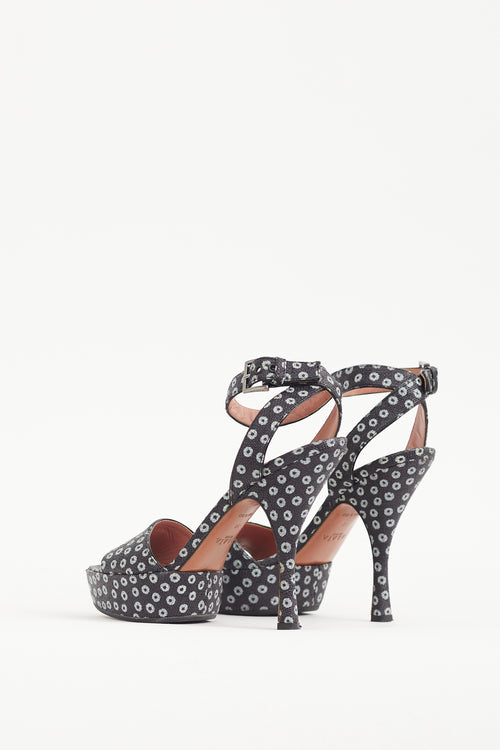 Alaïa Black 
White Dotted Woven Leather Heel