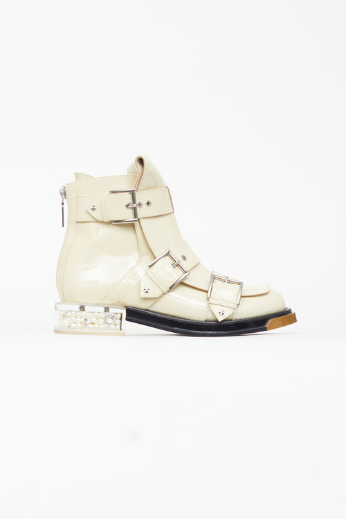 Alexander McQueen Spring 2018 Cream Patent 
Pearl Combat Boot