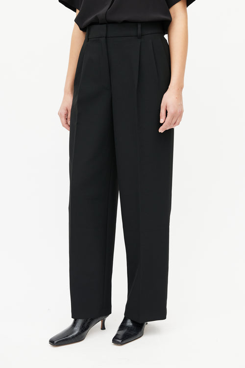 Aritzia Babaton Black Pleated Trouser