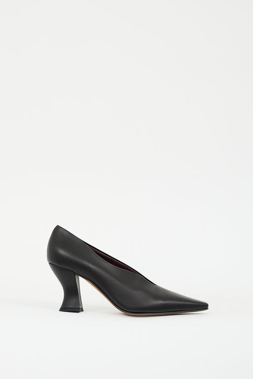 Bottega Veneta Black Leather Almond Pump