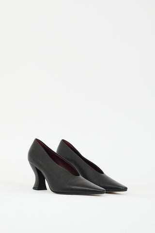 Bottega Veneta Black Leather Almond Pump