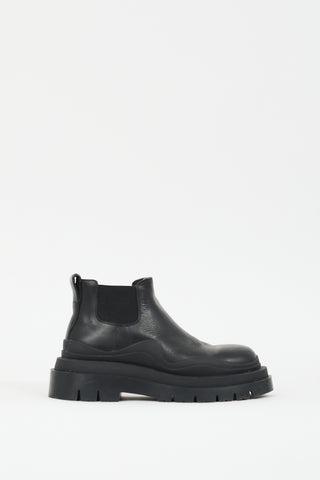 Bottega Veneta Black Leather Tire Ankle Chelsea Boot