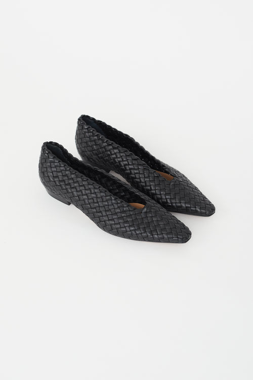 Bottega Veneta Black Leather Intrecciato Woven Flat