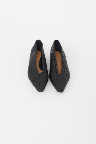 Bottega Veneta Black Leather Intrecciato Woven Flat