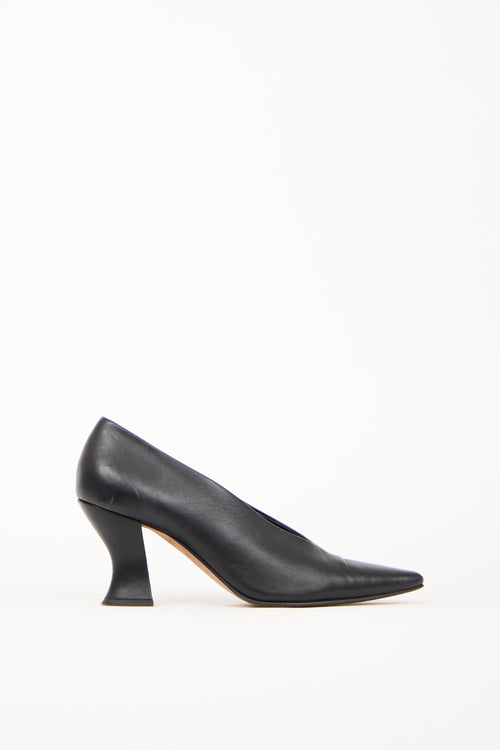 Bottega Veneta Black Leather Almond Pump