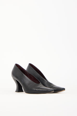 Bottega Veneta Black Leather Almond Pump