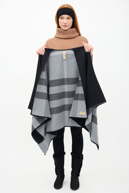 Burberry Black 
Grey Wool Nova Check Cape