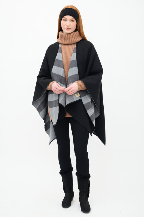 Burberry Black 
Grey Wool Nova Check Cape