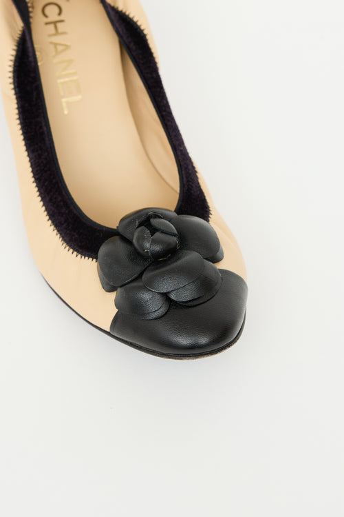 Chanel Beige 
Black Leather Camelia Heel