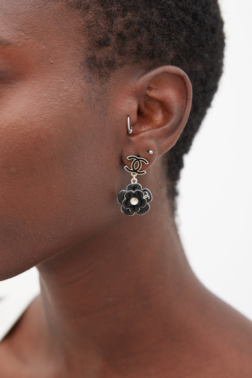 Chanel FW 2018 Silver 
Black Camellia Logo Earring