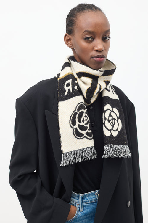 Chanel Black 
White Cashmere 
Wool MCR Camellia Scarf