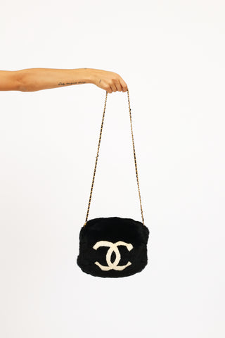 Chanel Black 
White 2001 Logo Mitt Bag