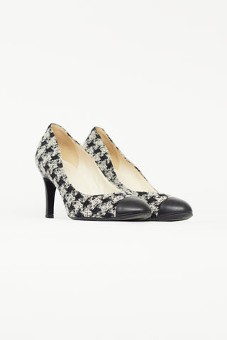 Chanel Black 
White Tweed Heel