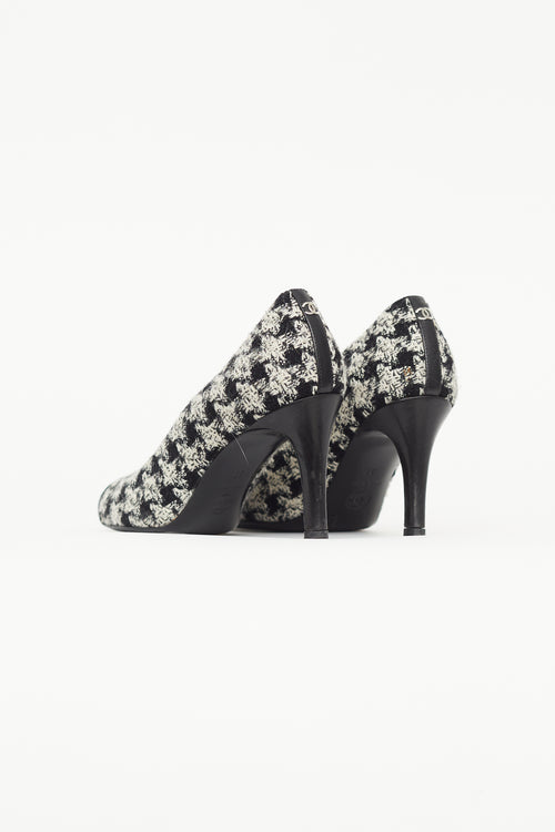 Chanel Black 
White Tweed Heel