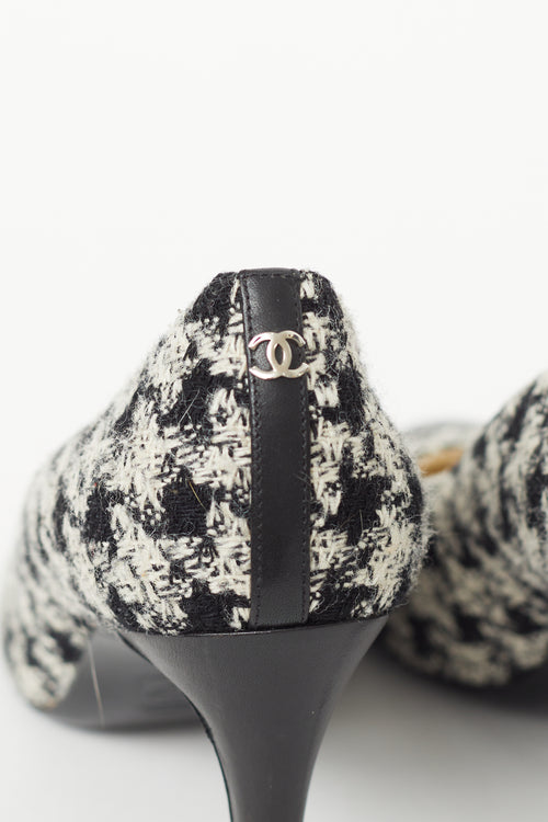 Chanel Black 
White Tweed Heel