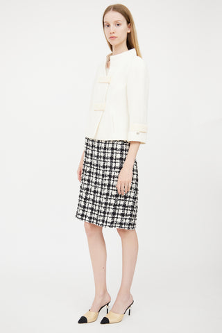 Chanel Spring 2005 Black 
White Houndstooth Pencil Skirt