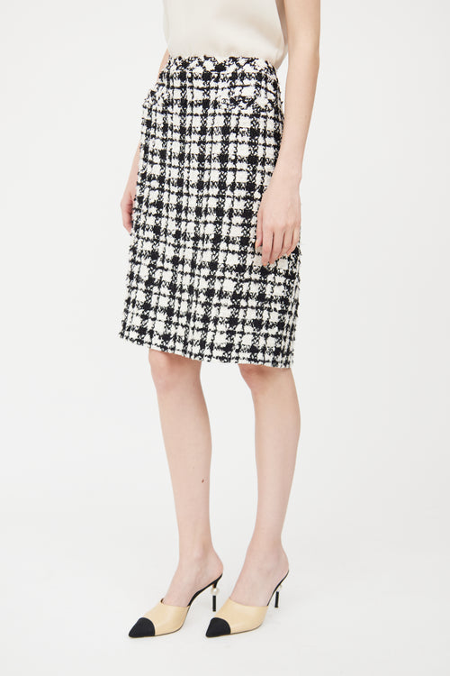 Chanel Spring 2005 Black 
White Houndstooth Pencil Skirt