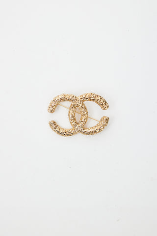 Chanel Cruise 2019 Gold Textured CC Brooch