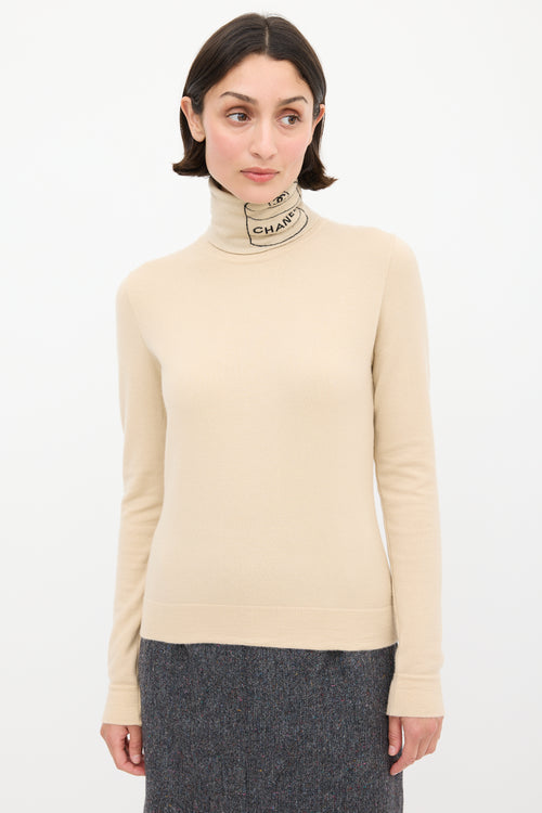 Chanel F/W 2004 Beige 
Black Cashmere Turtleneck