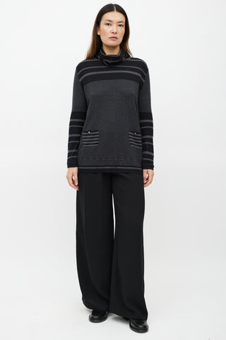 Chanel FW 2005 Black 
Grey Cashmere Houndstooth Turtleneck