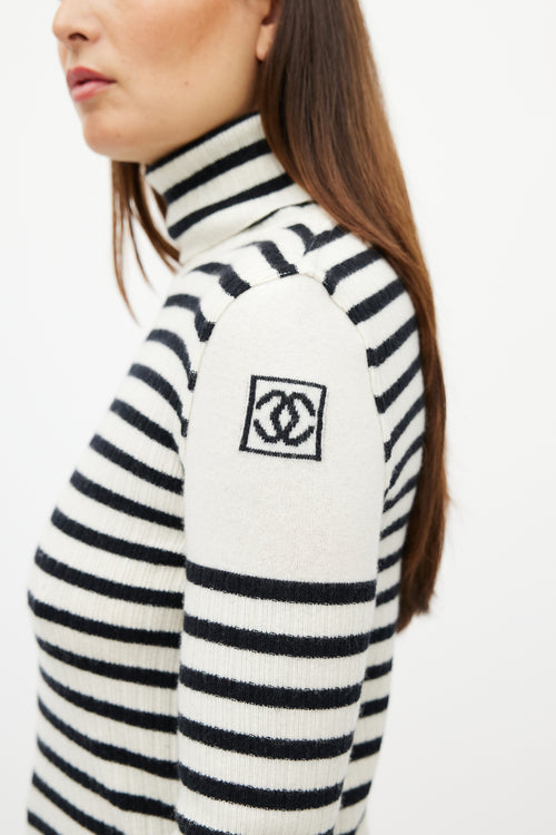 Chanel FW 2006 Cream 
Black Wool Striped Knit Turtleneck