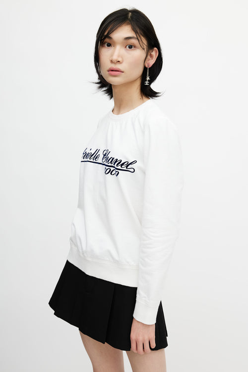 Chanel Fall Winter 2005 White 
Navy Logo Sweatshirt