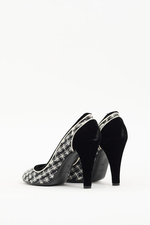 Chanel Fall 2004 Black 
White Tweed Pump