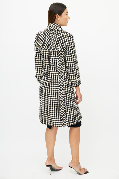 Chanel Spring 2006 Black 
White Silk Houndstooth Coat