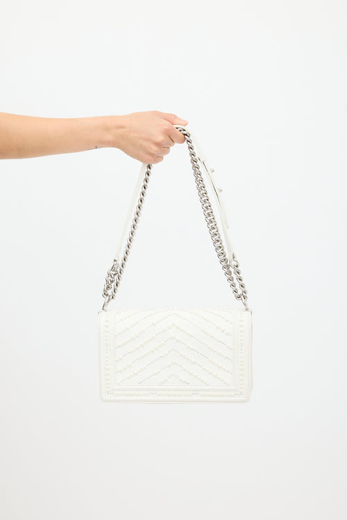 Chanel 2019 White Leather Chevron Pearl Boy Bag