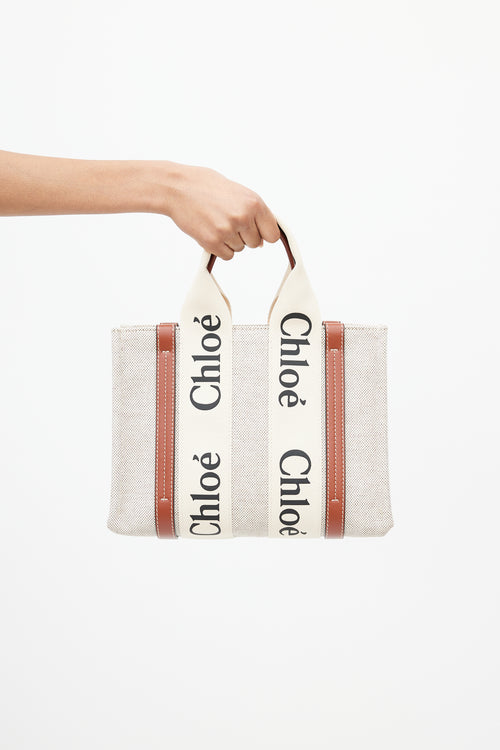 Chloé Beige 
Black Logo Woody Tote