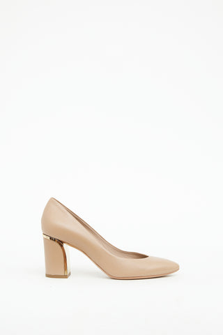 Chloé Beige Grained Leather Becky Pump